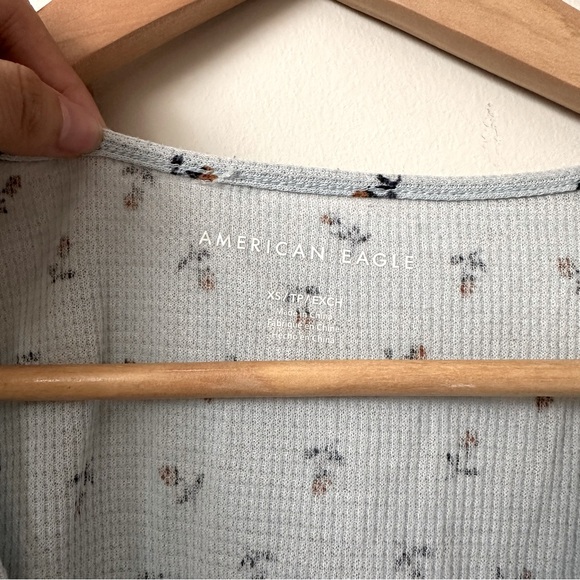 american eagle outfitters baby blue top - Picture 3 of 3